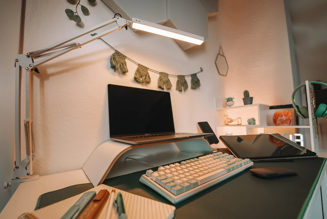 TheMindLog.com blog: Morning Routines That Feed Your Creativity: Multimedia & AI Synergy