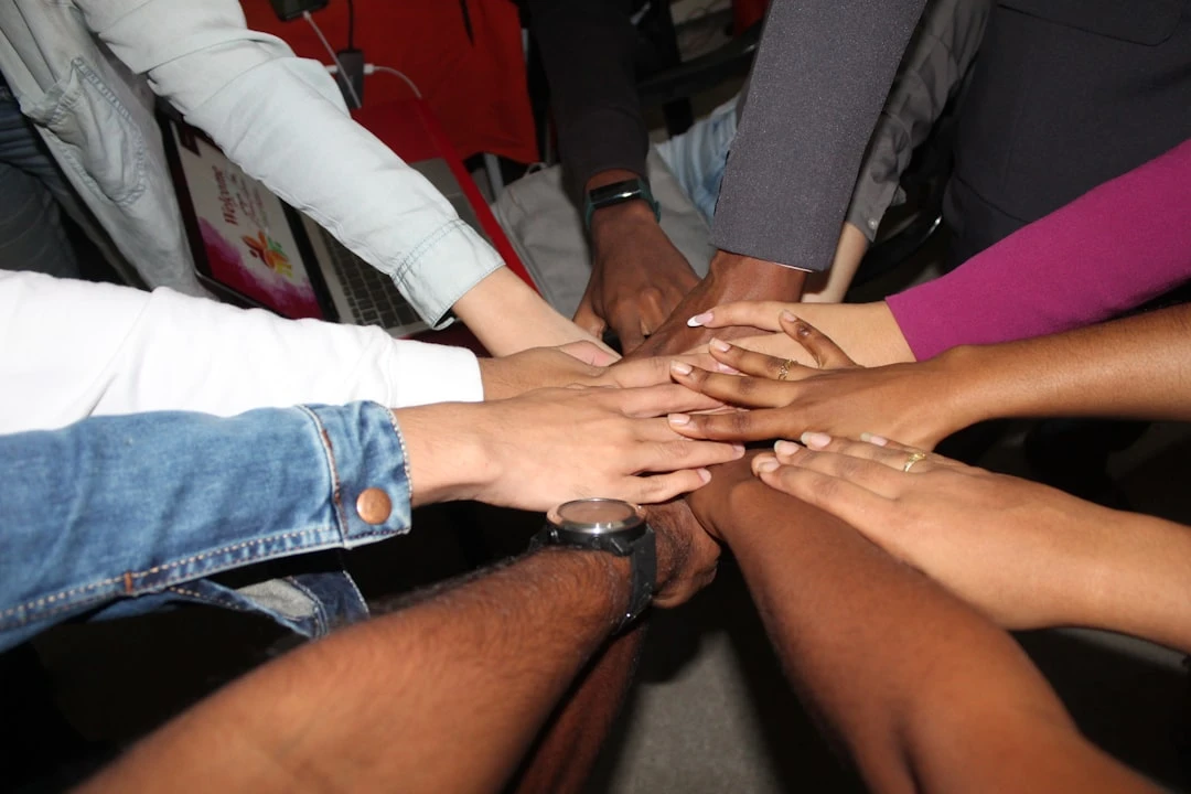 TheMindLog.com blog: Personal Development Through Community: Building Trust in the Blog Era